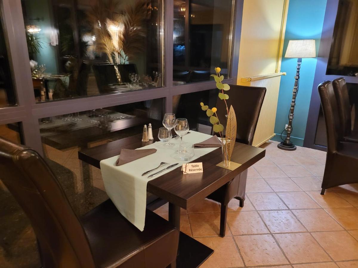Logis Hotel Restaurant L'Escapade ラマストル エクステリア 写真