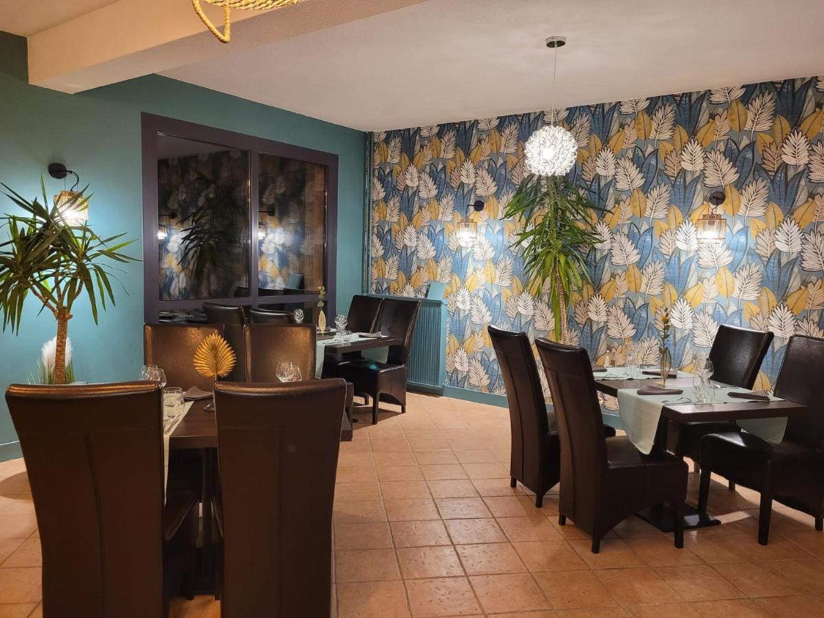 Logis Hotel Restaurant L'Escapade ラマストル エクステリア 写真