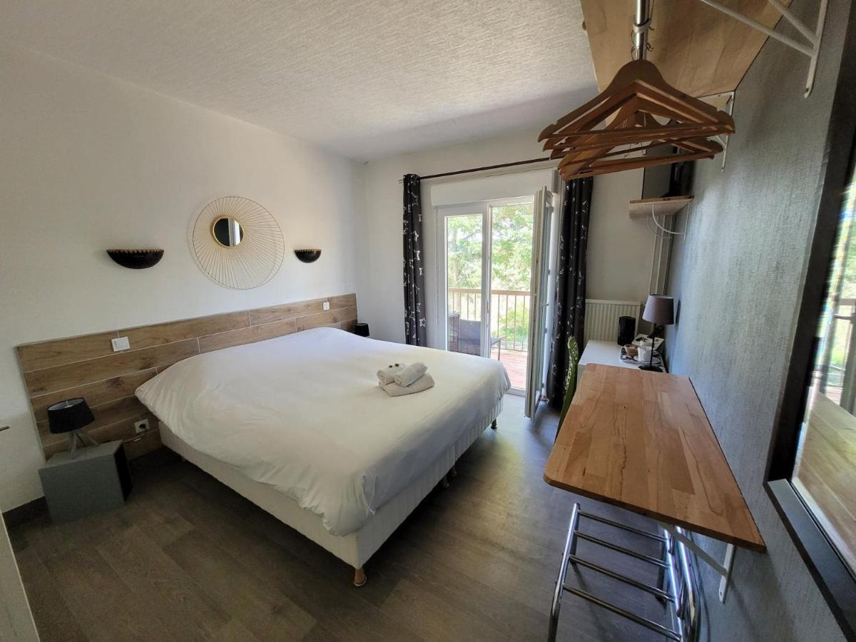Logis Hotel Restaurant L'Escapade ラマストル エクステリア 写真